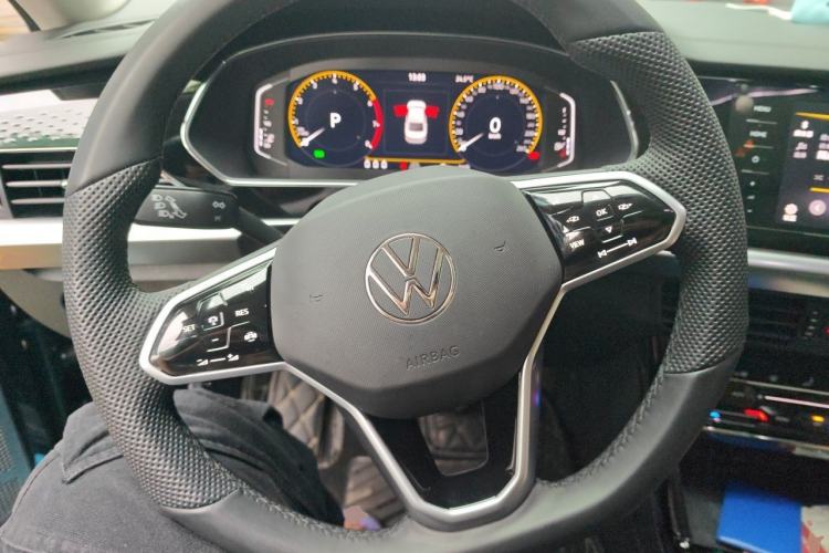 Used Volkswagen Passat 2024 380TSI Dragon Edition Steering Wheel
