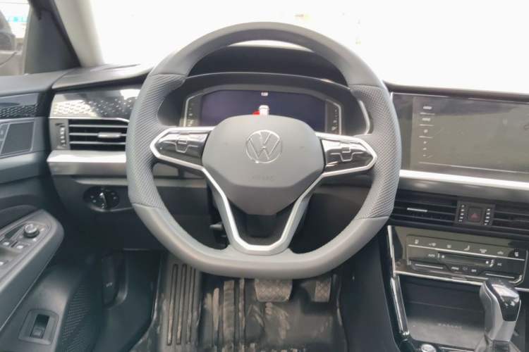 Used Volkswagen Passat 2024 380TSI Starry Dragon Edition Steering Wheel