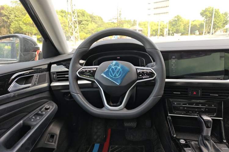 Used Volkswagen Passat 2024 330TSI Starry Elite Edition Steering Wheel