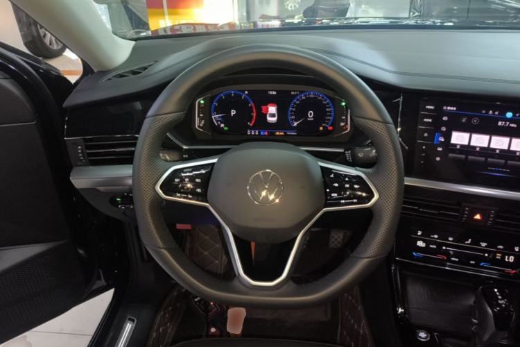 Used Volkswagen Passat 2024 380TSI Luxury Edition Steering Wheel