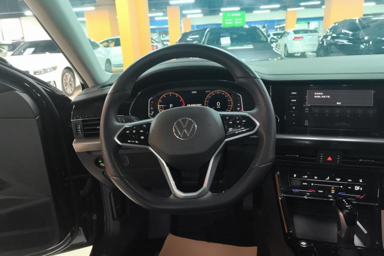 Used Volkswagen Passat 2024 380TSI Elite Edition Steering Wheel