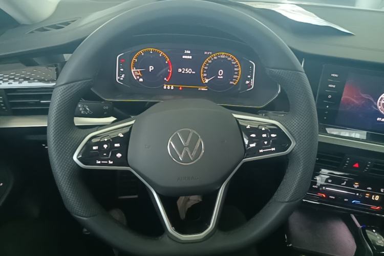 Used Volkswagen Passat 2024 330TSI Elite Edition Steering Wheel