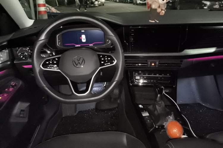 Used Volkswagen Passat 2024 380TSI Luxury Edition Steering Wheel