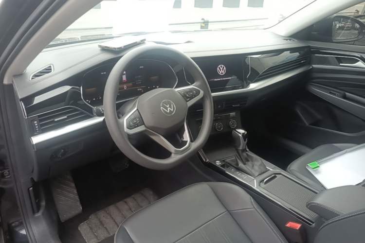 Used Volkswagen Passat 2024 280TSI Business Edition Steering Wheel