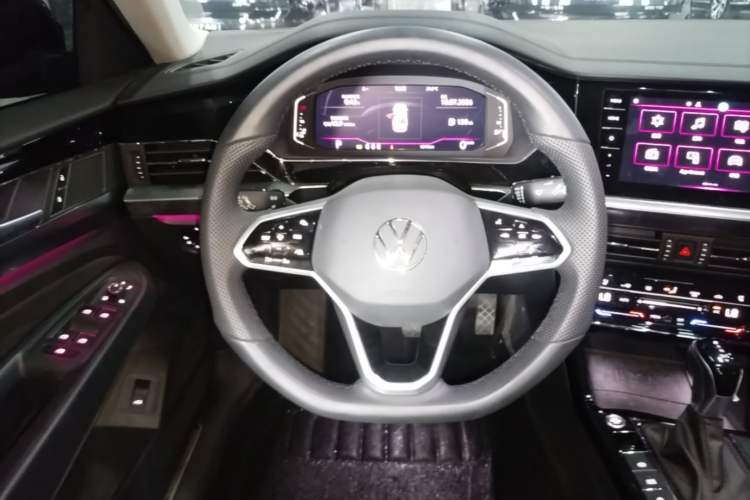 Used Volkswagen Passat 2024 380TSI Starry Luxury Edition Steering Wheel