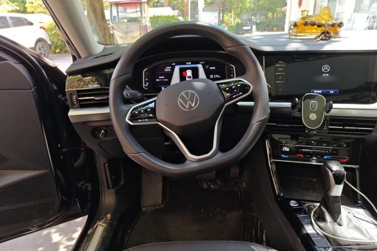 Used Volkswagen Passat 2024 380TSI Starry Dragon Edition Steering Wheel