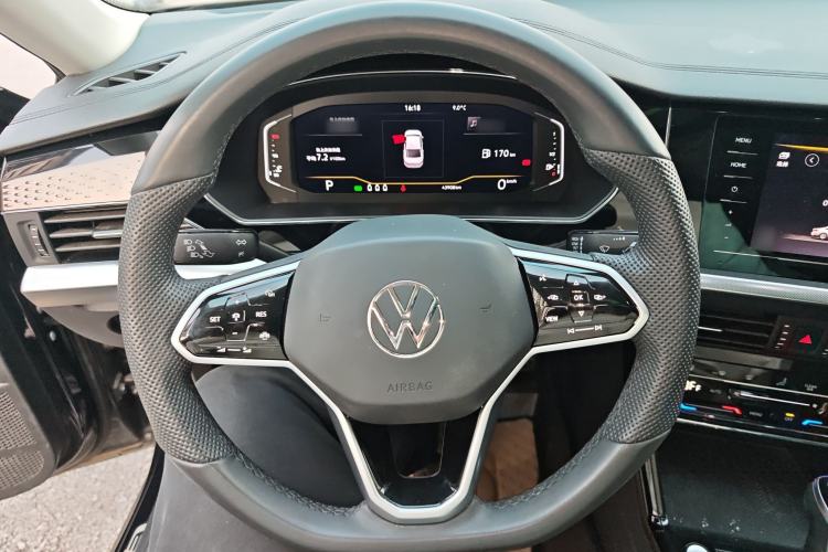 Used Volkswagen Passat 2024 280TSI Elite Edition Steering Wheel