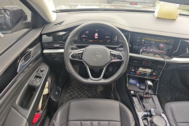 Used Volkswagen Passat 2024 330TSI Elite Edition Steering Wheel