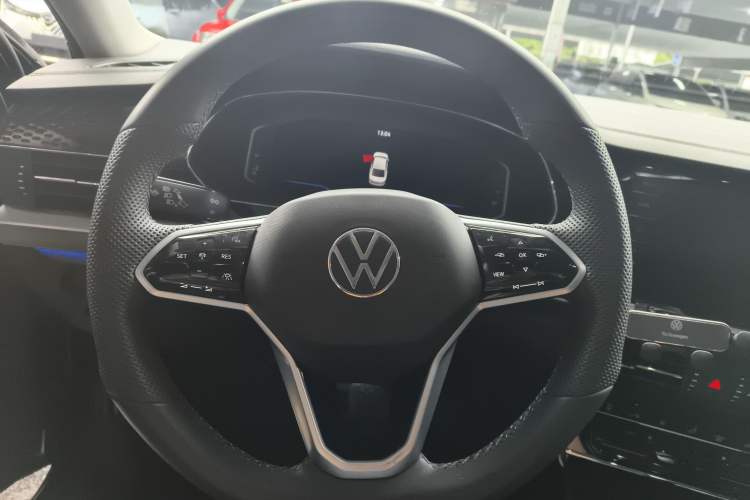 Used Volkswagen Passat 2024 380TSI Dragon Glory Edition Steering Wheel