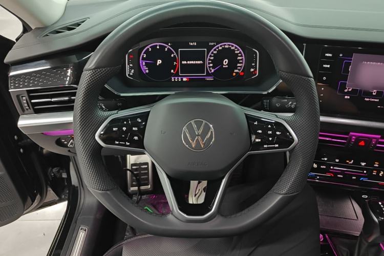 Used Volkswagen Passat 2024 380TSI Dragon Glory Edition Steering Wheel