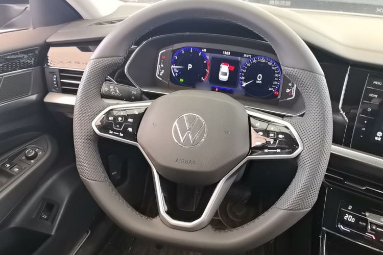 Used Volkswagen Passat 2024 380TSI Dragon Glory Edition Steering Wheel