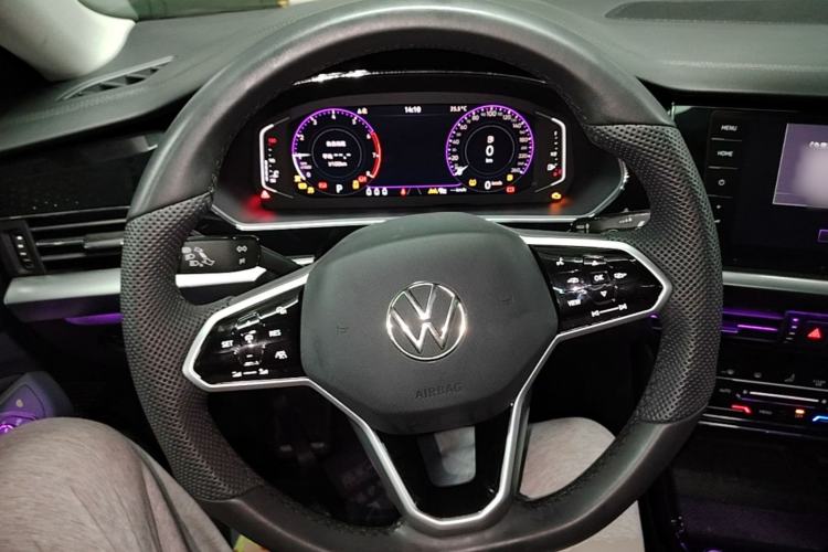 Used Volkswagen Passat 2024 380TSI Starry Dragon Edition Steering Wheel
