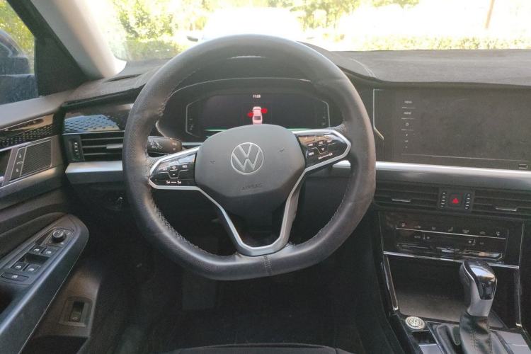 Used Volkswagen Passat 2024 380TSI Starry Dragon Edition Steering Wheel