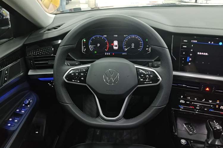 Used Volkswagen Passat 2024 380TSI Luxury Edition Steering Wheel