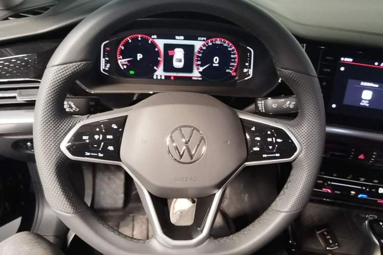 Used Volkswagen Passat 2024 380TSI Luxury Edition Steering Wheel