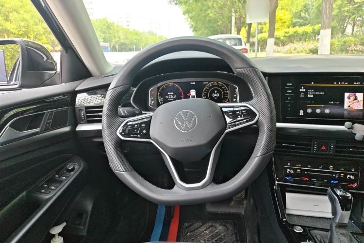 Used Volkswagen Passat 2024 380TSI Dragon Edition Steering Wheel