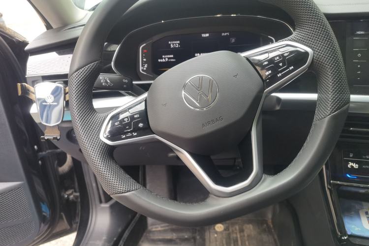 Used Volkswagen Passat 2024 380TSI Dragon Edition Steering Wheel