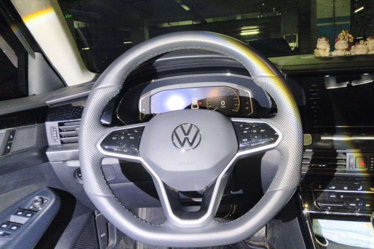 Used Volkswagen Passat 2024 380TSI Starry Elite Edition Steering Wheel