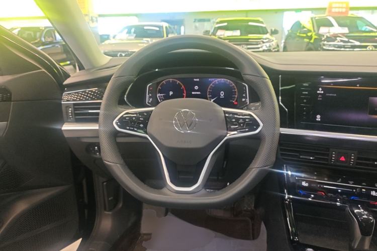 Used Volkswagen Passat 2024 380TSI Luxury Edition Steering Wheel