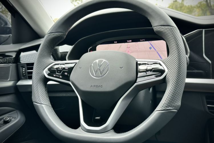 Used Volkswagen Passat 2024 380TSI Luxury Edition Steering Wheel