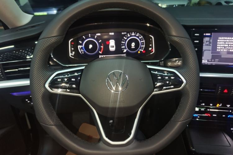 Used Volkswagen Passat 2024 380TSI Luxury Edition Steering Wheel