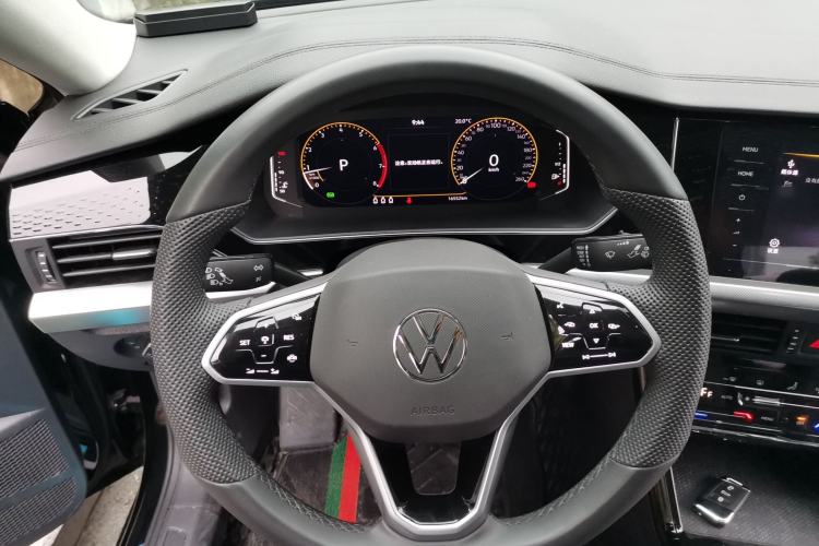 Used Volkswagen Passat 2024 330TSI Elite Edition Steering Wheel