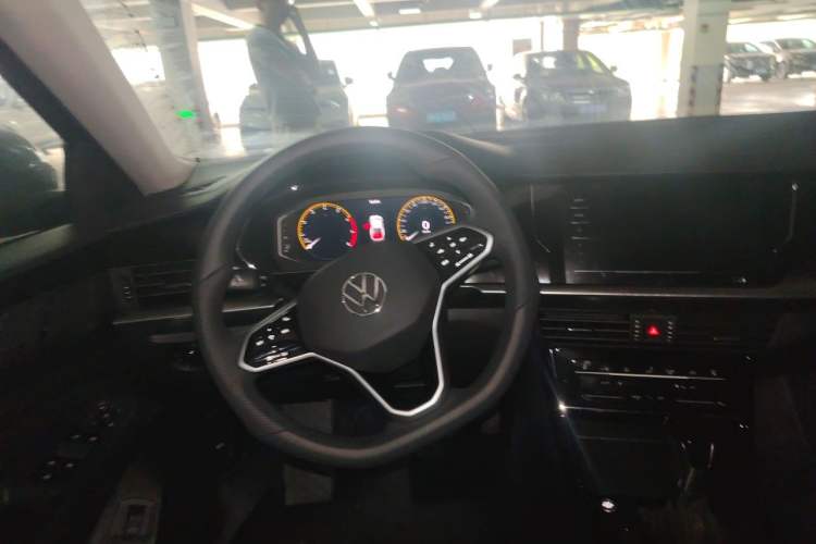 Used Volkswagen Passat 2024 280TSI Elite Edition Steering Wheel