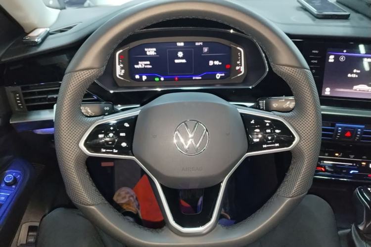 Used Volkswagen Passat 2024 380TSI Dragon Edition Steering Wheel