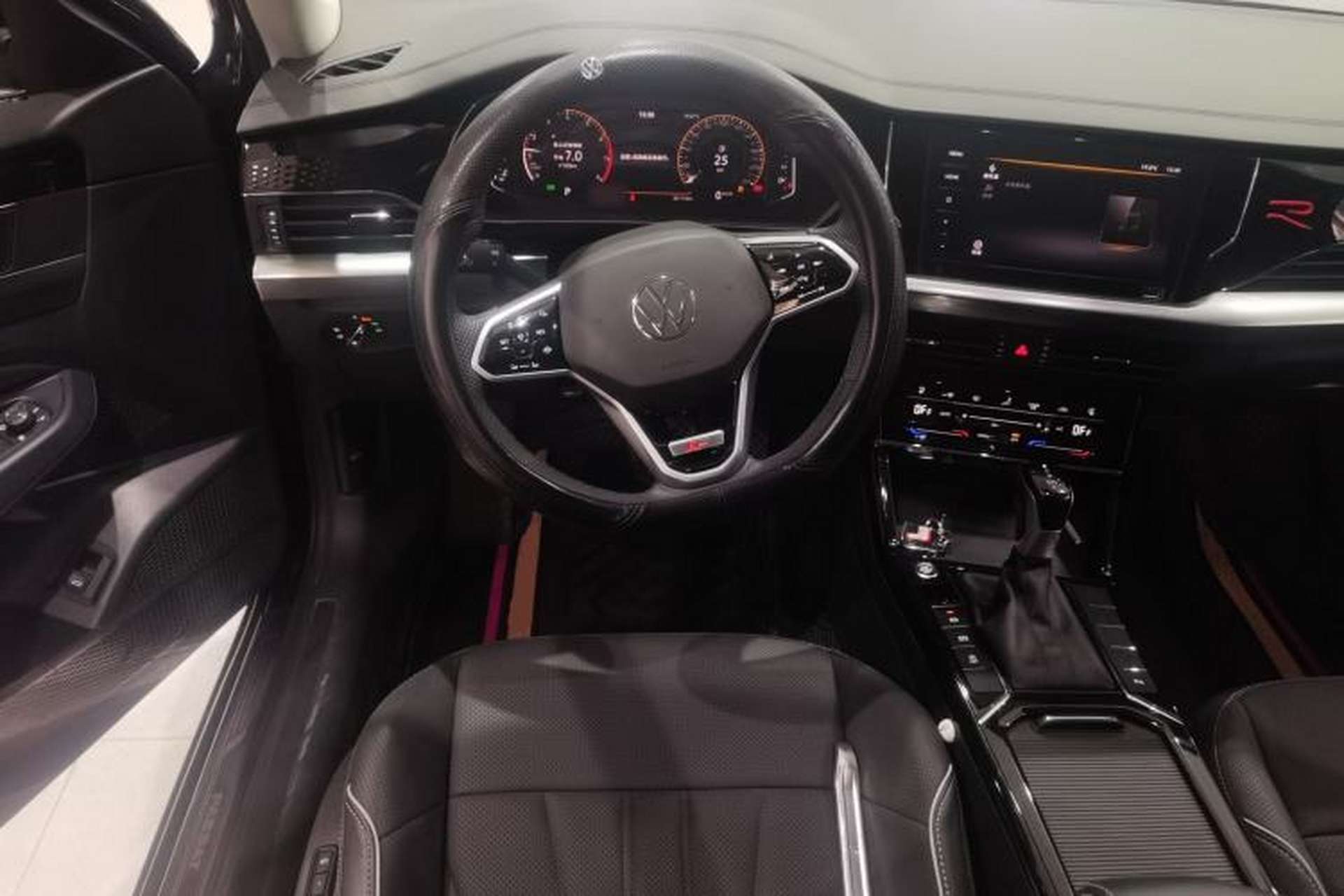 Used Volkswagen Passat 2024 380TSI Starry Elite Edition Steering Wheel