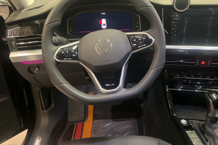 Used Volkswagen Passat 2024 380TSI Dragon Glory Edition Steering Wheel