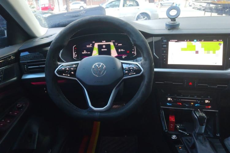 Used Volkswagen Passat 2024 380TSI Dragon Glory Edition Steering Wheel
