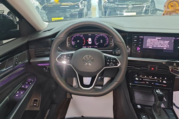 Used Volkswagen Passat 2024 380TSI Starry Dragon Edition Steering Wheel