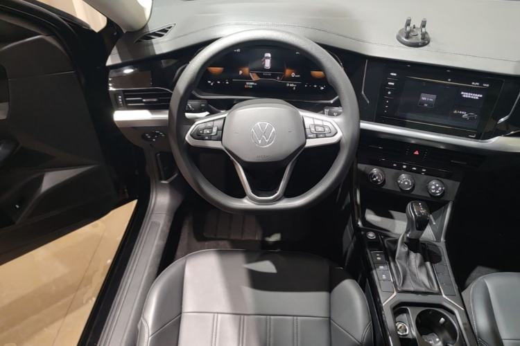 Used Volkswagen Passat 2024 280TSI Business Edition Steering Wheel