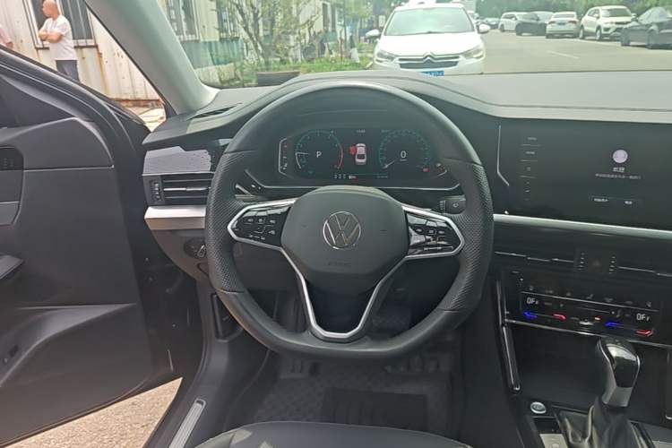 Used Volkswagen Passat 2024 380TSI Starry Luxury Edition Steering Wheel