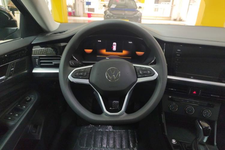 Used Volkswagen Passat 2024 280TSI Business Edition Steering Wheel