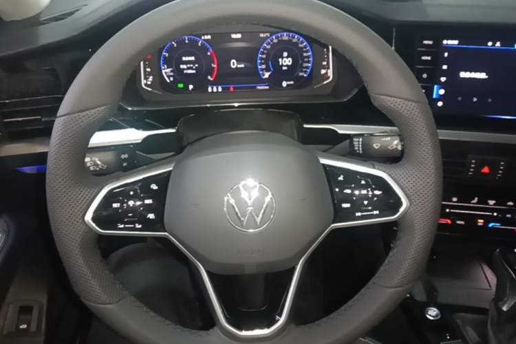 Used Volkswagen Passat 2024 380TSI Dragon Glory Edition Steering Wheel