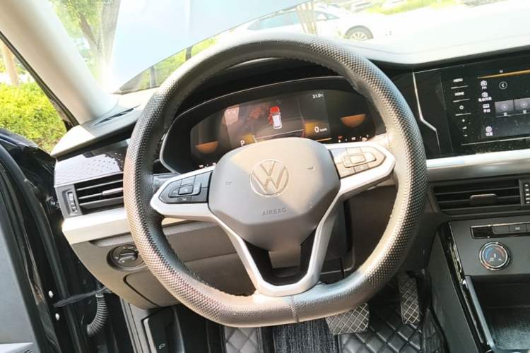 Used Volkswagen Passat 2024 280TSI Business Edition Steering Wheel