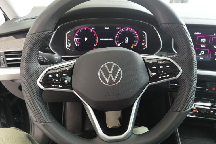 Used Volkswagen Passat 2024 380TSI Dragon Glory Edition Steering Wheel