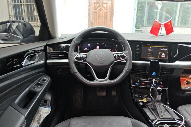 Used Volkswagen Passat 2024 380TSI Dragon Edition Steering Wheel
