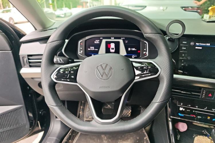 Used Volkswagen Passat 2024 380TSI Luxury Edition Steering Wheel