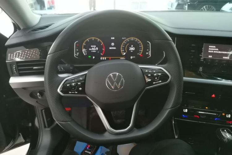 Used Volkswagen Passat 2024 330TSI Elite Edition Steering Wheel