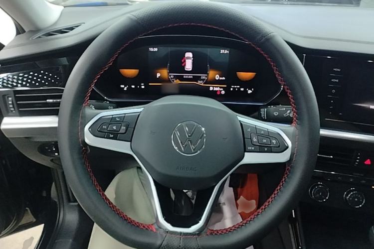 Used Volkswagen Passat 2024 280TSI Business Edition Steering Wheel