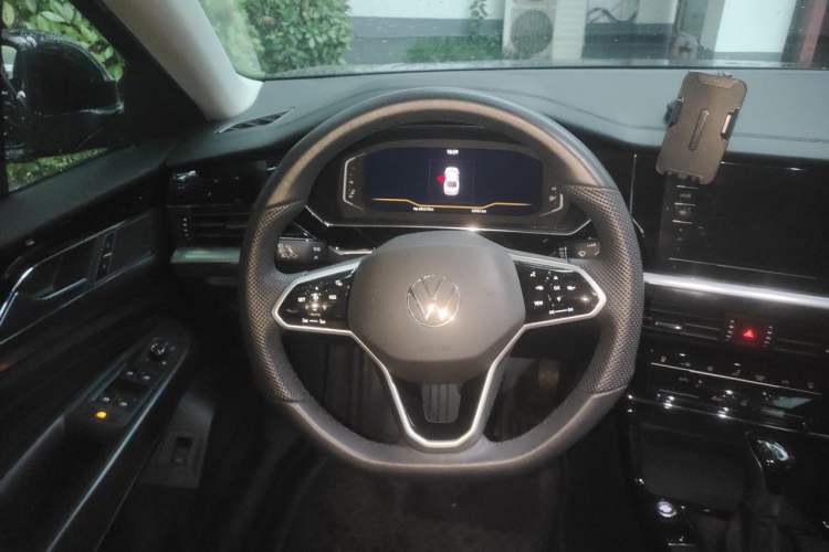 Used Volkswagen Passat 2024 330TSI Elite Edition Steering Wheel