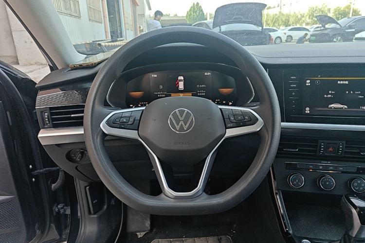 Used Volkswagen Passat 2024 280TSI Business Edition Steering Wheel