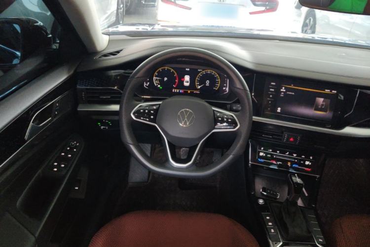 Used Volkswagen Passat 2024 380TSI Dragon Edition Steering Wheel