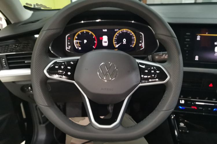 Used Volkswagen Passat 2024 380TSI Starry Dragon Edition Steering Wheel