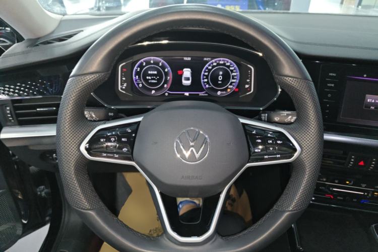 Used Volkswagen Passat 2024 330TSI Elite Edition Steering Wheel