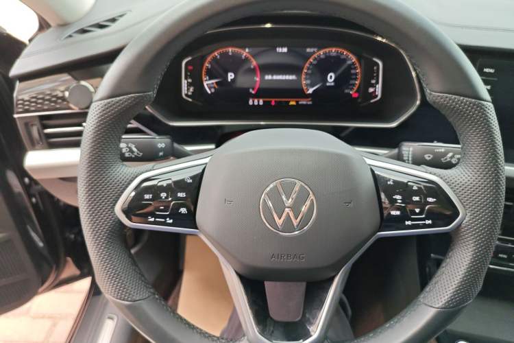 Used Volkswagen Passat 2024 380TSI Starry Luxury Edition Steering Wheel