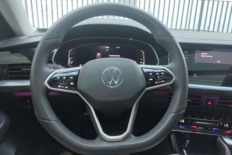 Used Volkswagen Passat 2024 380TSI Starry Dragon Edition Steering Wheel