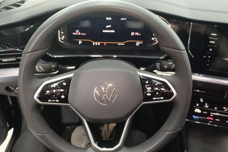 Used Volkswagen Passat 2024 380TSI Dragon Edition Steering Wheel